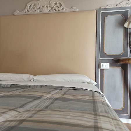 Cascina La Castagnara Bed & Breakfast Oriolo  Room photo