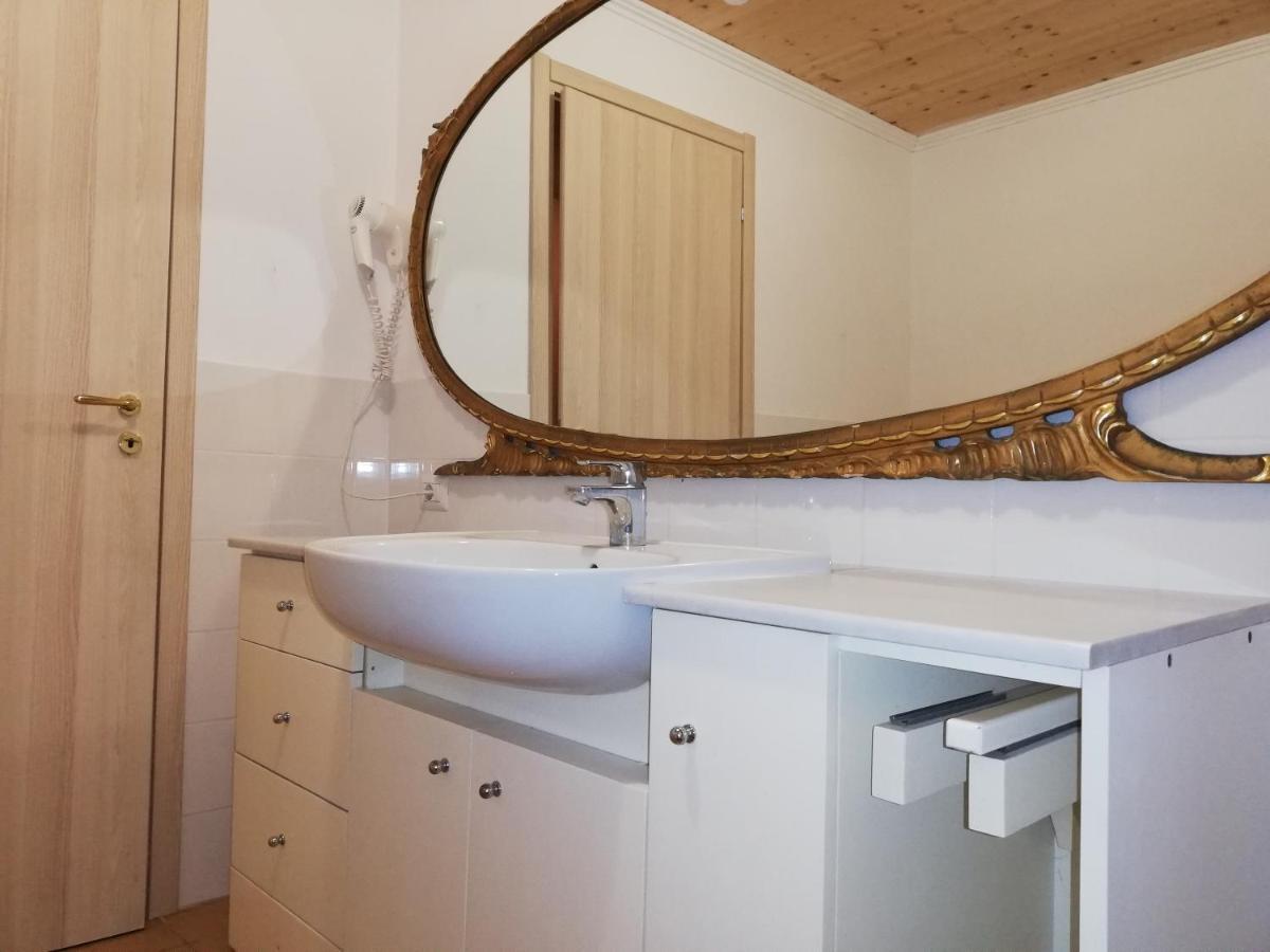Cascina La Castagnara Bed & Breakfast Oriolo  Exterior photo