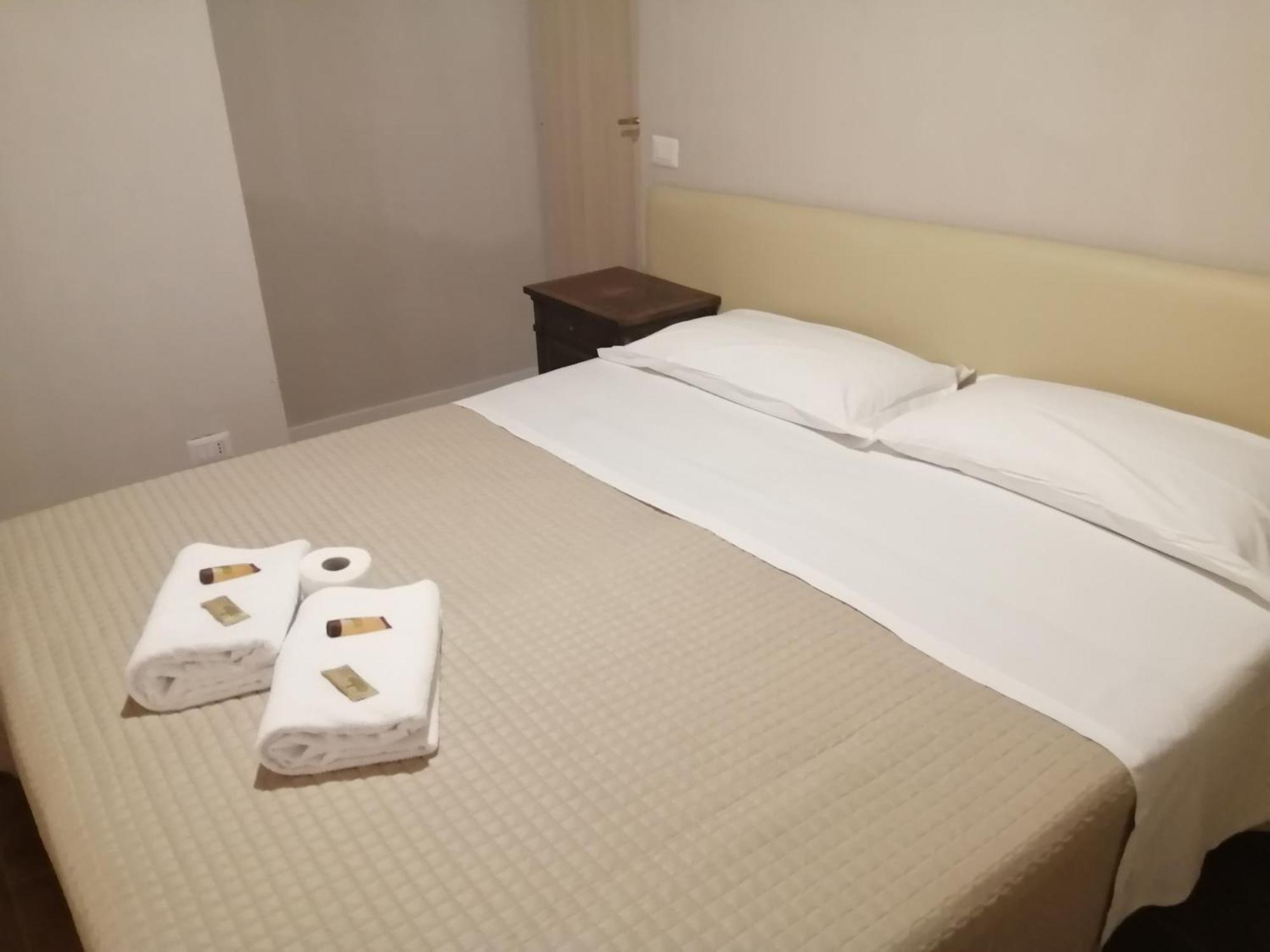 Cascina La Castagnara Bed & Breakfast Oriolo  Room photo