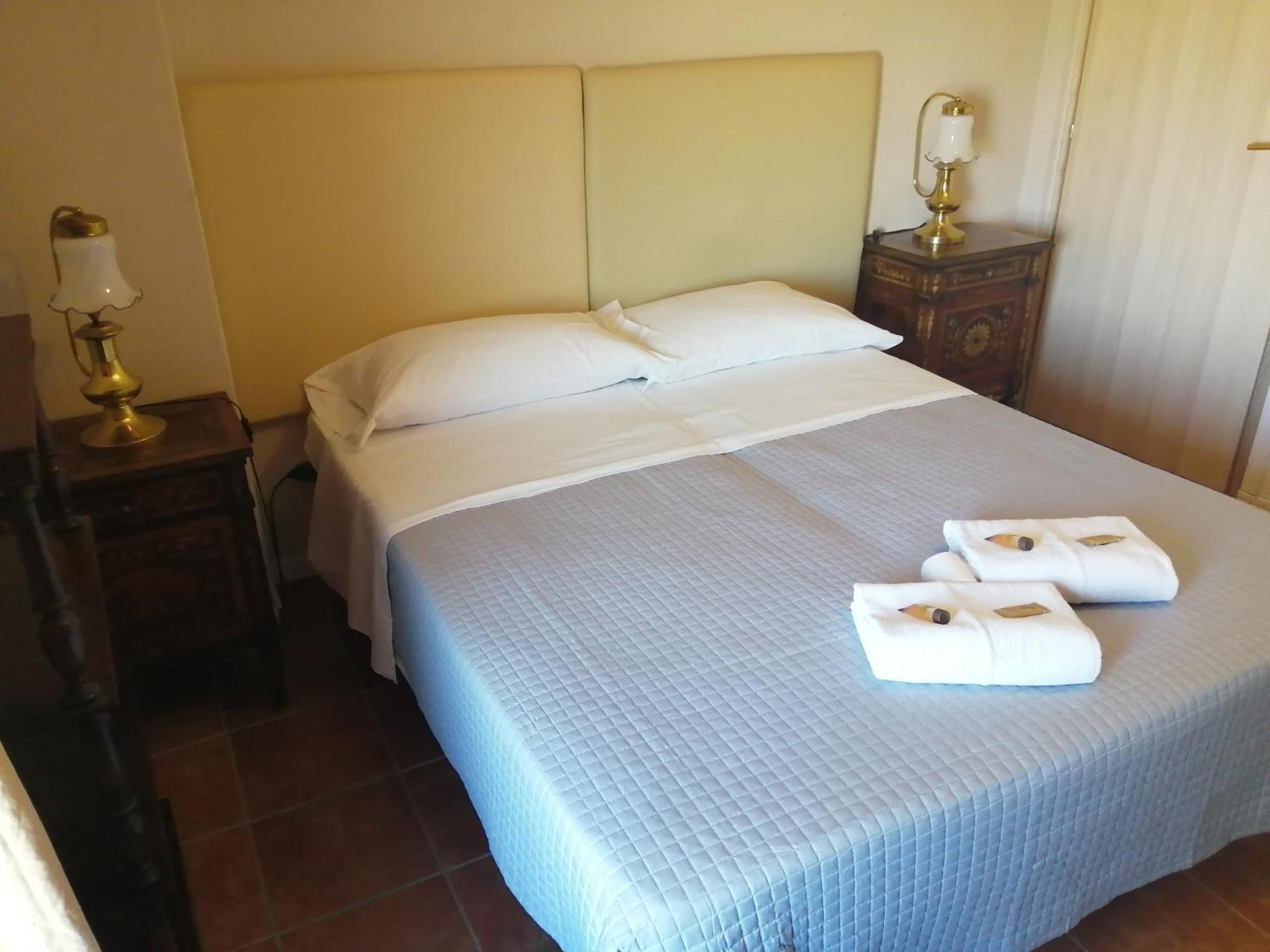 Cascina La Castagnara Bed & Breakfast Oriolo  Room photo